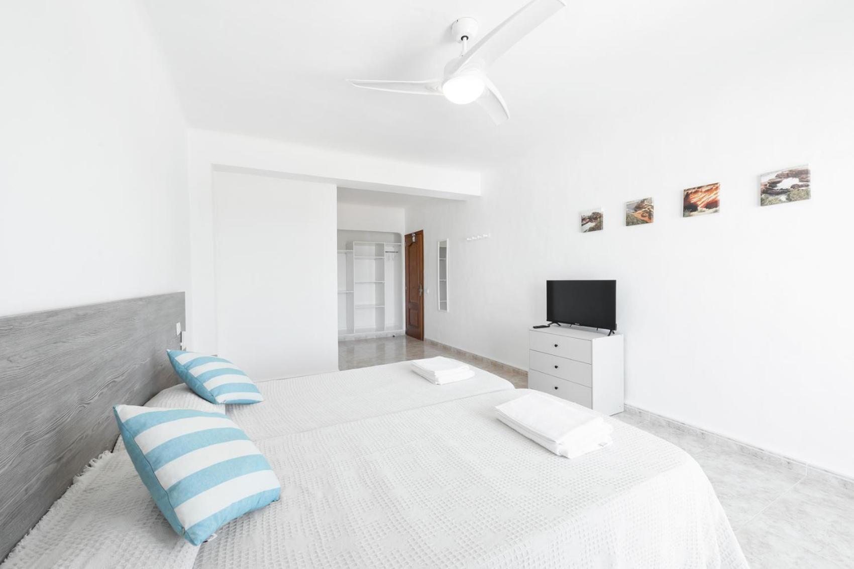 Hostal Cala Llombards * Cala Llombards