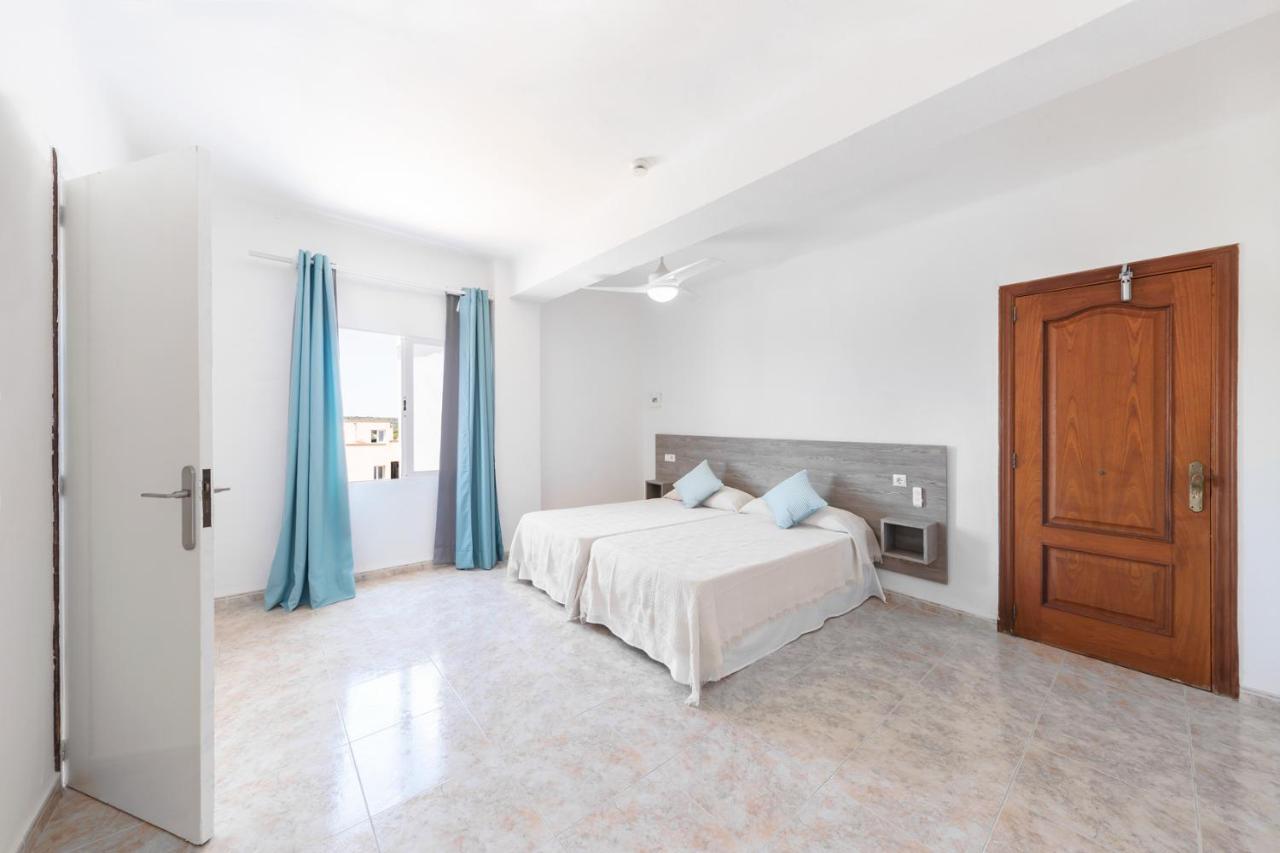 Gasthof Hostal Cala Llombards