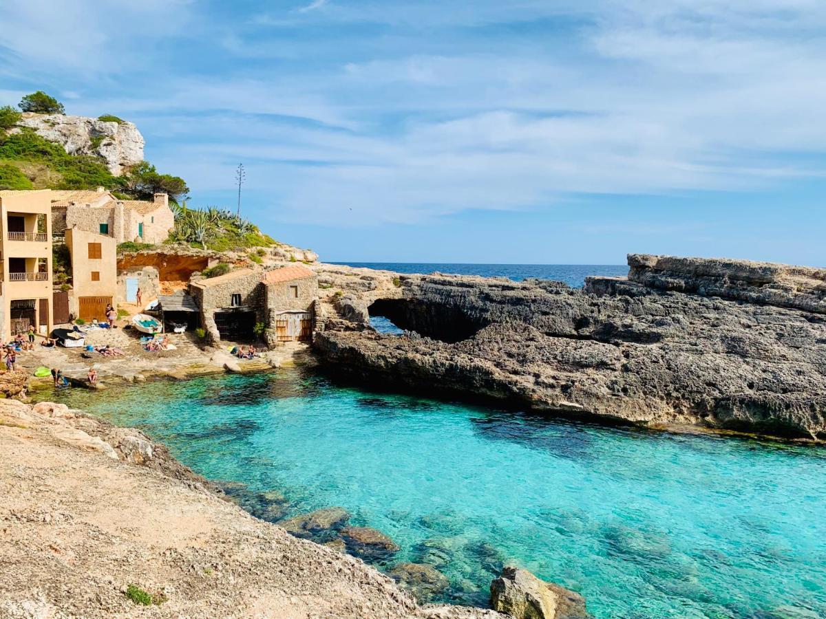 Guest house Hostal Cala Llombards Cala Llombards
