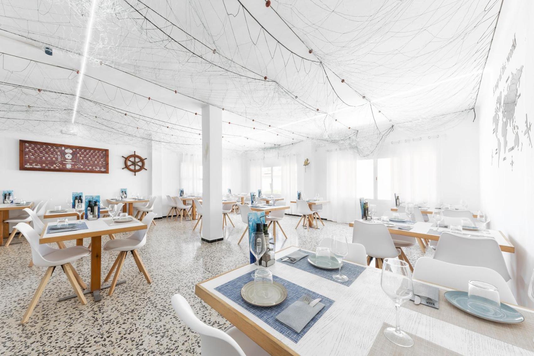 Hostal Cala Llombards Guest house Cala Llombards