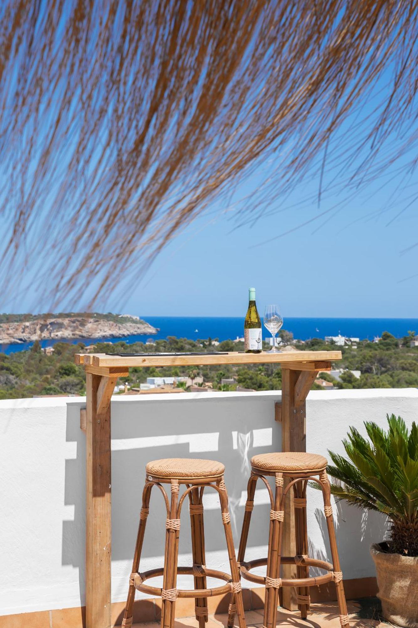 Guest house Hostal Cala Llombards *
