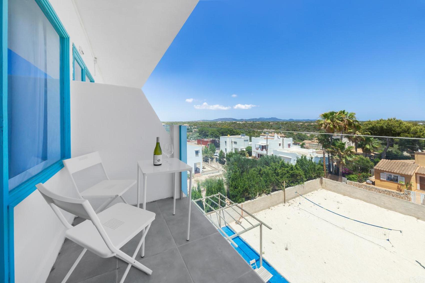 Hostal Cala Llombards Guest house